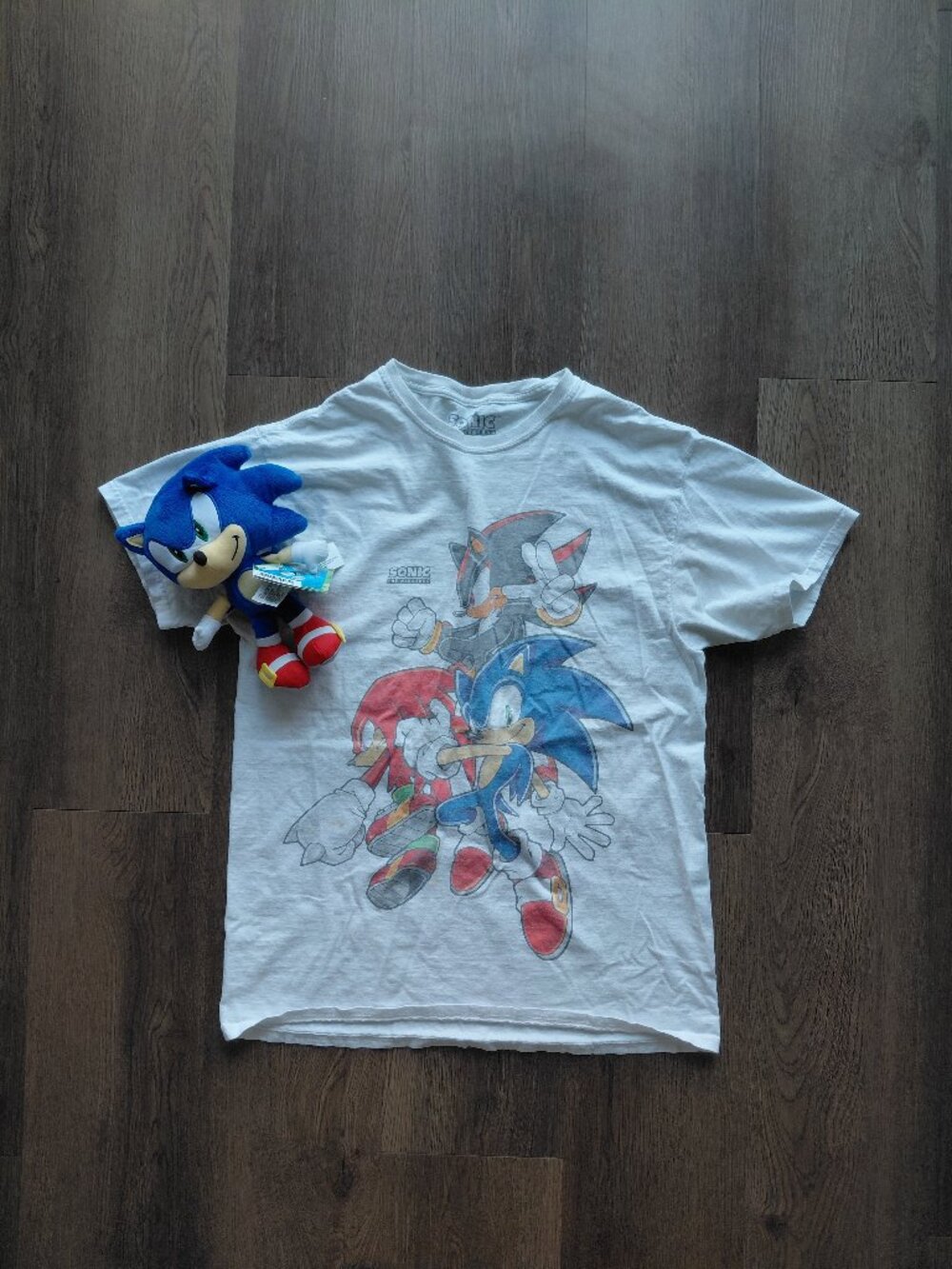 Sonic The Hedgehog Vintage Men's Medium Graphic T-Shirt with Plush